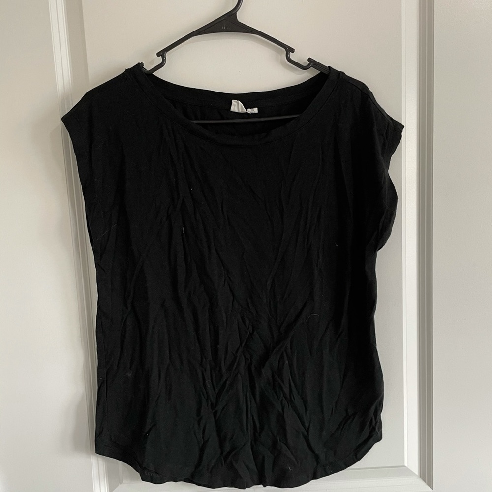 CLOSET CLEAN-OUT! Gap shirt
